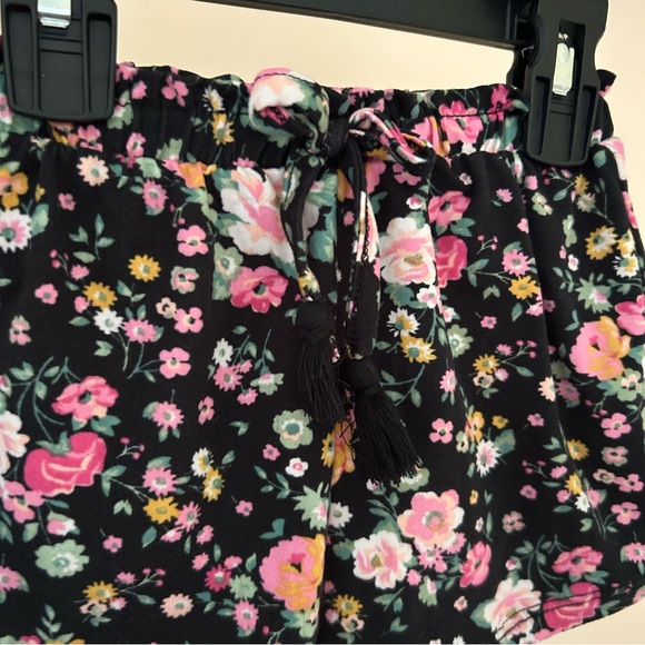 Black Floral Smocked Top + Shorts Set | Girls 3T | 2-Piece Summer Outfit - Picture 7 of 10